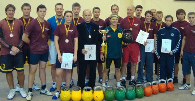 Asmeninėje įskaitoje VU studentai 2010 metų svarsčių kilnojimo čempionate iškovojo 6 įvairios prabos medalius: 1 aukso, du sidabro ir tris bronzos medalius
